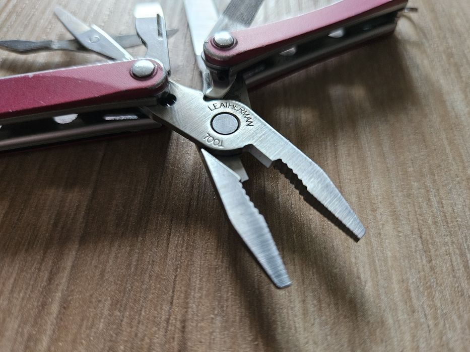 Multitool leatherman squirt ps4