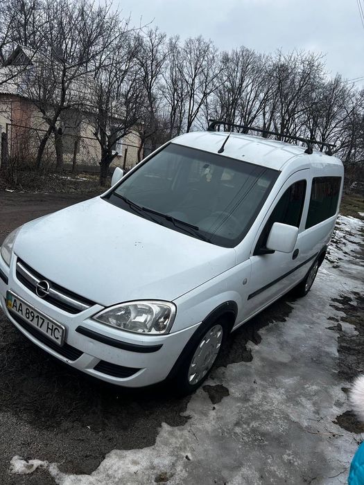Opel combo автомобіль
