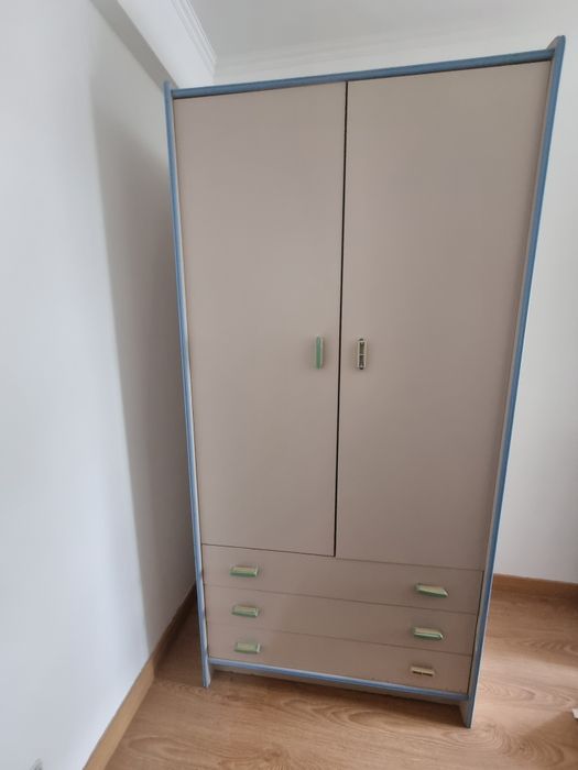 Roupeiro para quarto de criança