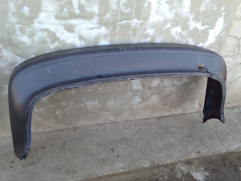 Продам Заднюю Левая дверь пружины Бак Задний бампер от toyota corolla