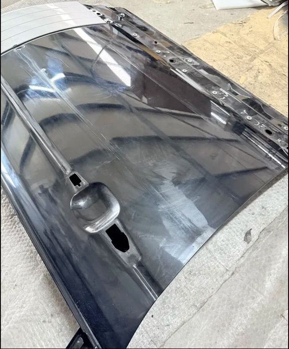 PORTA FRENTE DIREITA LAND ROVER RANGE ROVER IV (PRECISA DE SER REPARADA )