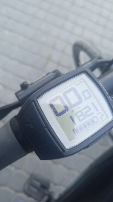 Електровелосипед cube