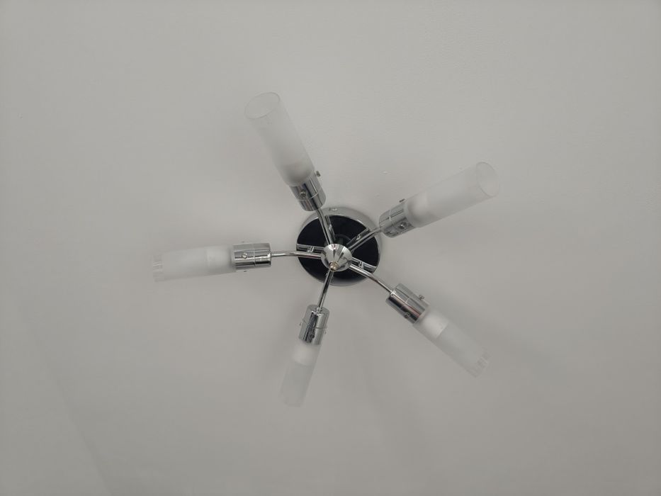 Żyrandol wraz z żarówkami