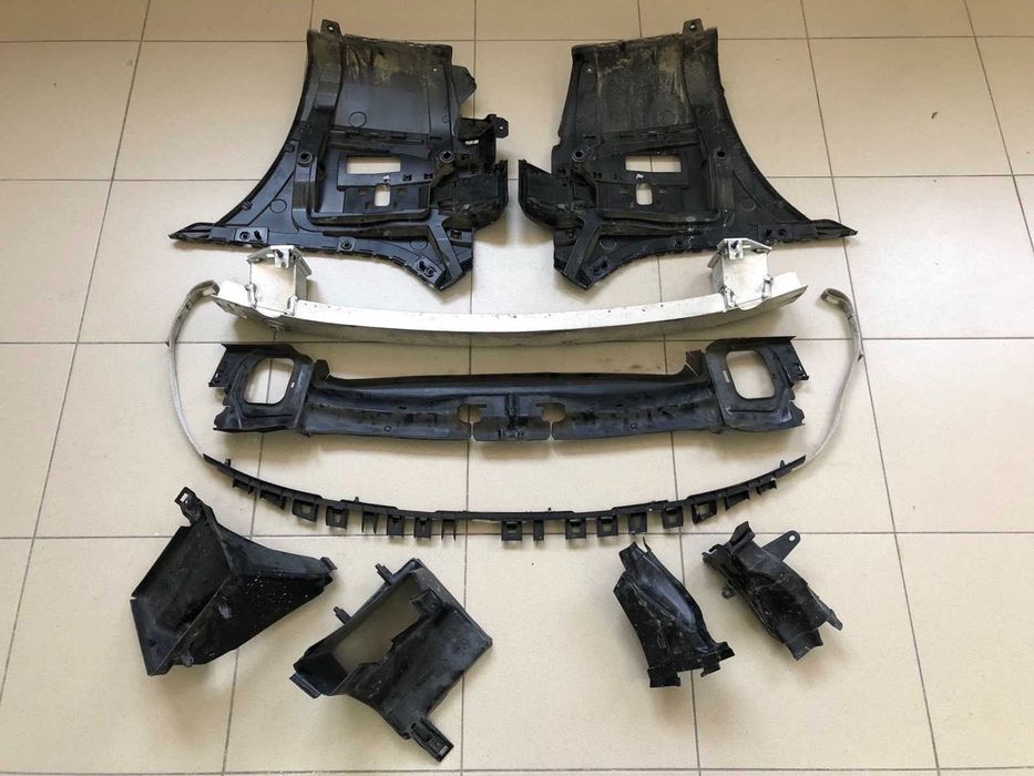 Воздуховод бмв 7 кронштейн  g11 G12 крепление зад бампер bmw 7 г11 г12