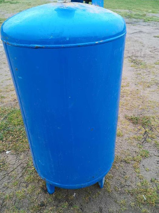Zbiornik 200 litrów pionowy przeponowy