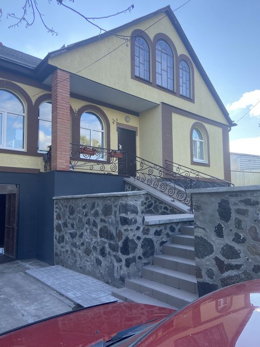 Продам будинок + комерція біля водойми, 5 кімнат, гараж на 2а/м