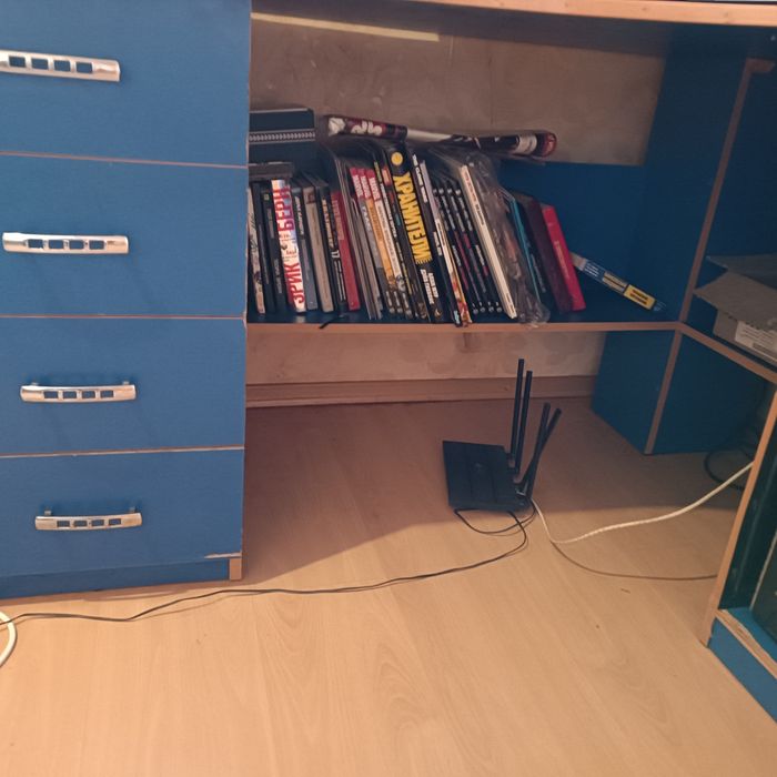 Стенка, стіл, шкаф