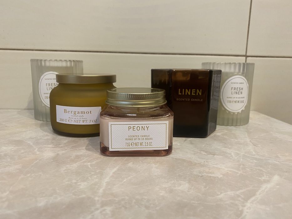 Ароматична свічка в структурованому скляному контейнере Італія.