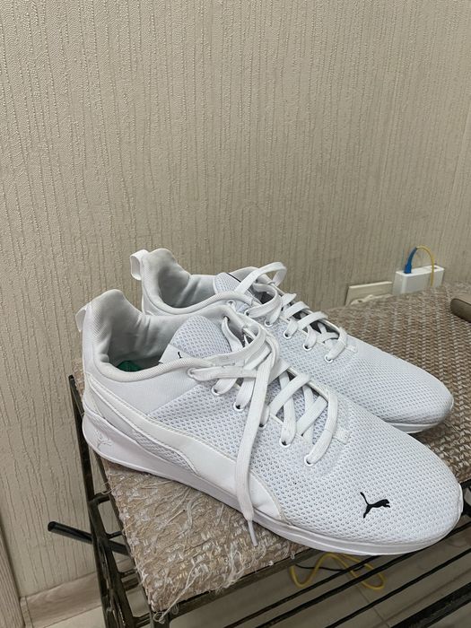 Продам мужские кроссовки Puma Anzarun