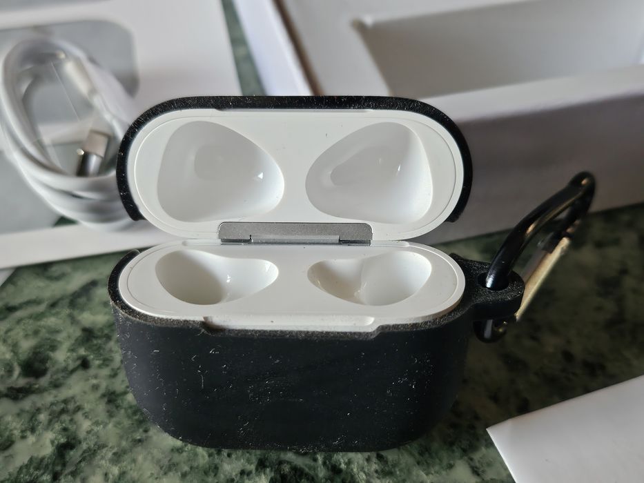 Etui ładowarka Airbuds 3 gen. nowa