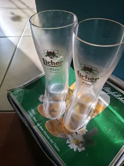 Szklanki do piwa w kształcie buta