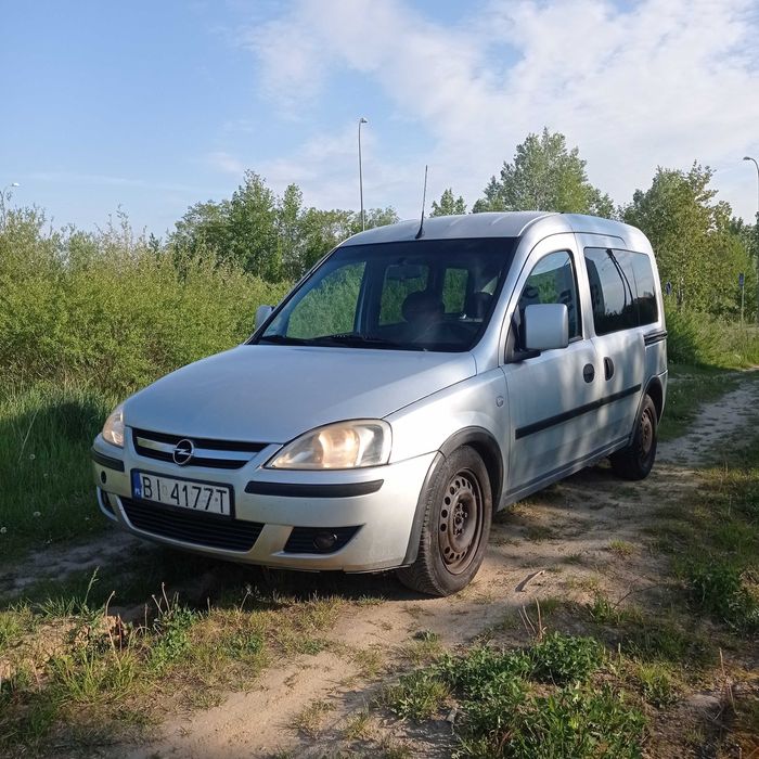 Opel combo c 1.7 cdti 101KM 2010 r. hak
