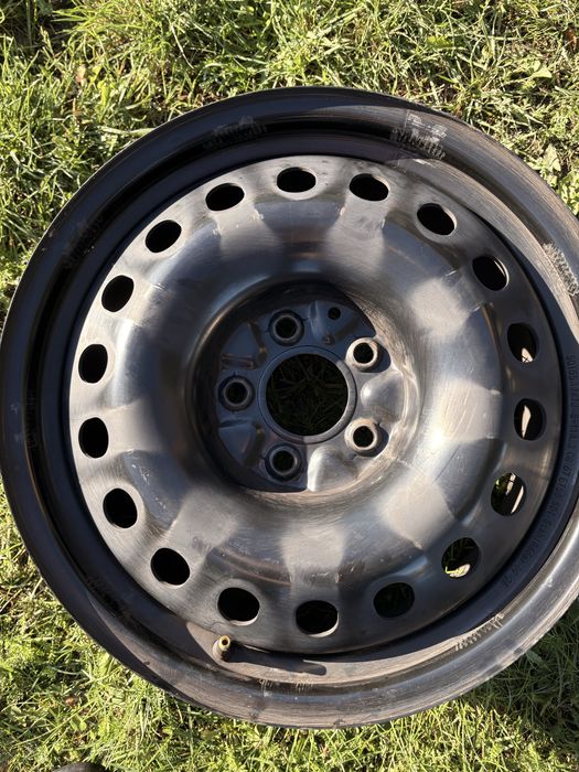 Roczne felgi stalowe 17, 5x114.3 67mm