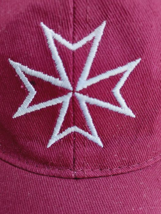 Czapka z daszkiem z Malty unisex–Krzyż Maltański- jak nowa InPost