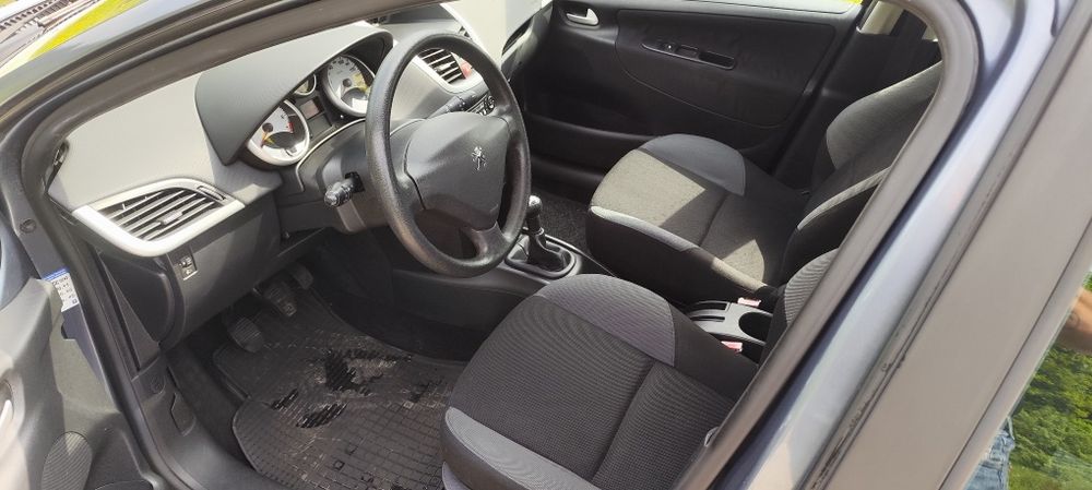 Peugeot 207 1.4 benzyna 2007r stan bardzo dobry!  170 tysięcy przebieg