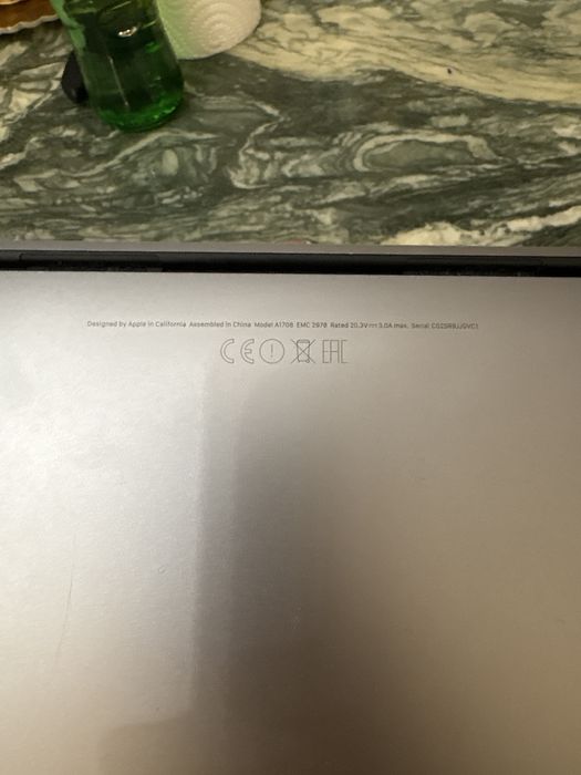MacBook Pro 13” A1708 (EMC 2978) – Para Reparar ou Usar com Monitor Externo