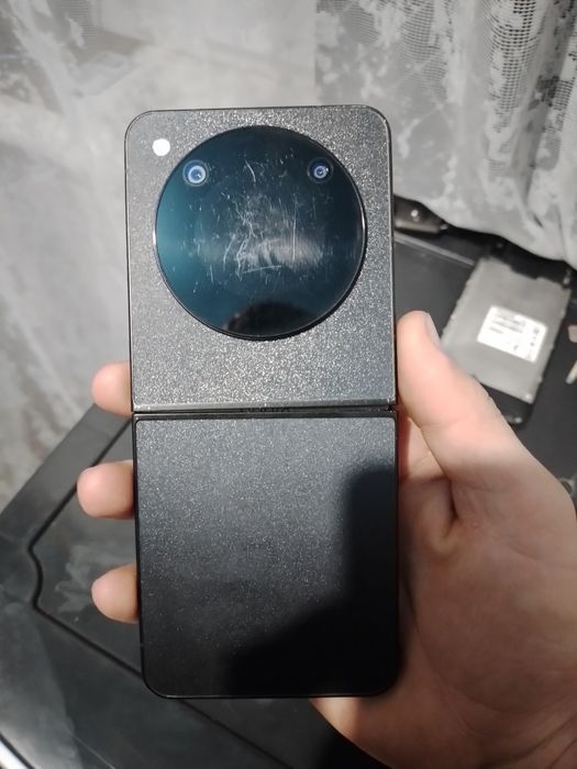 ZTE Nubia Flip 5g 256гб