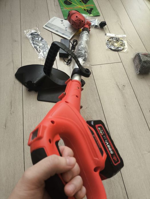 Продам электрокосу, триммер ONEVAN, 2 акб 588Vf 21V, Brashless motor