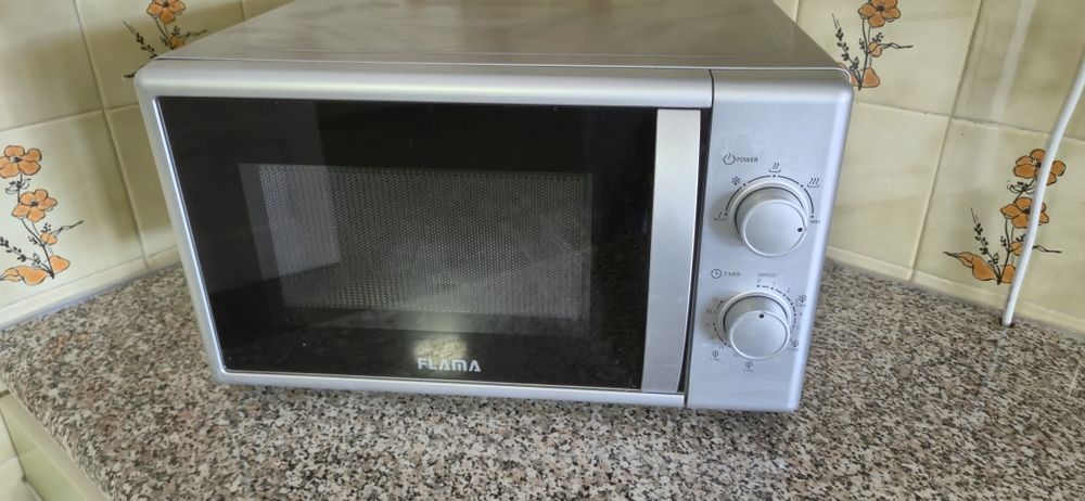 Microondas Flama 700w