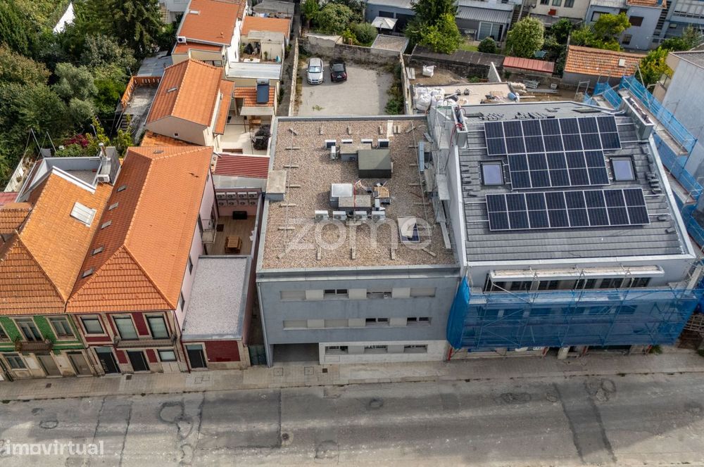T1 Novo com Garagem e varanda no Polo Universitário - Porto.