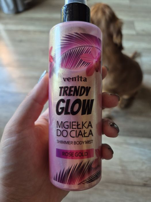 Rozświetlająca mgiełka do ciała