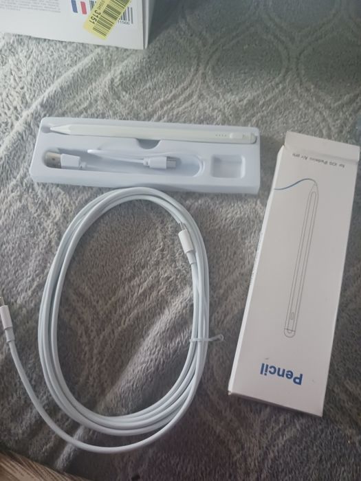 Zestaw wzmacniacz wi-fi oraz rysik do iphone plus kabelki gratis