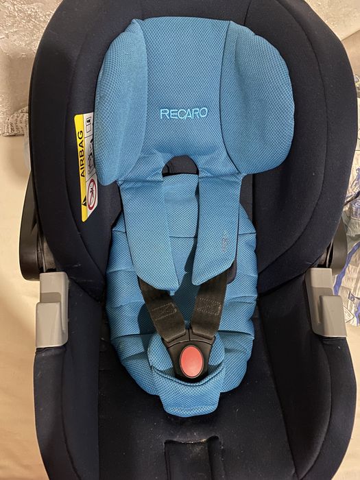 Продам автокресло Recaro