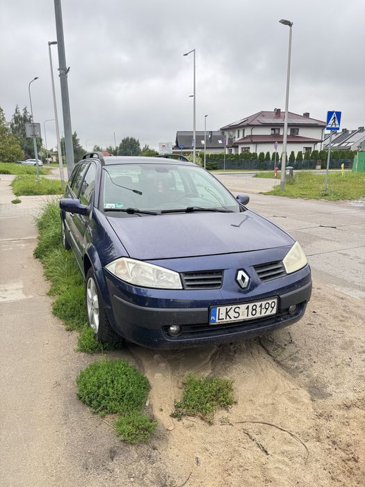 Renault Megane uszkodzony