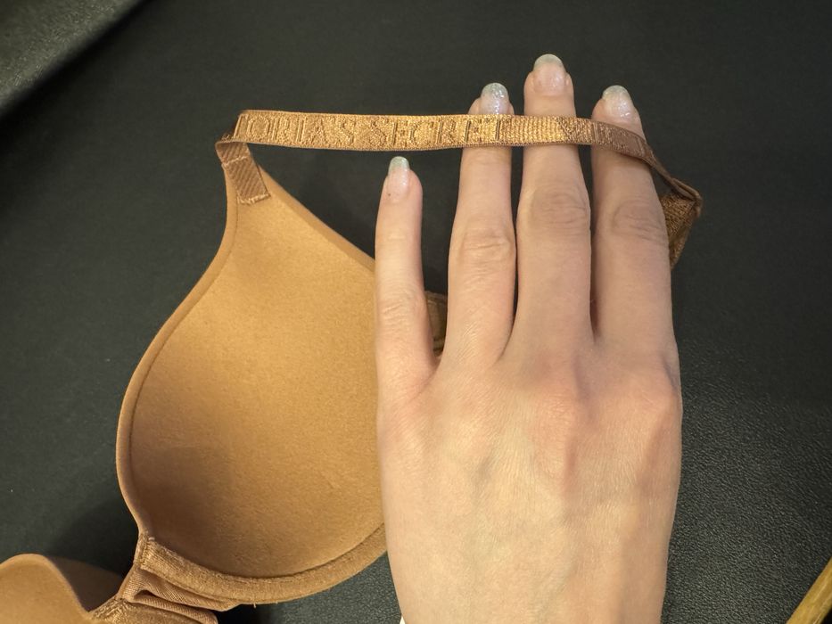 Biustonosz Victoria Secret 70B