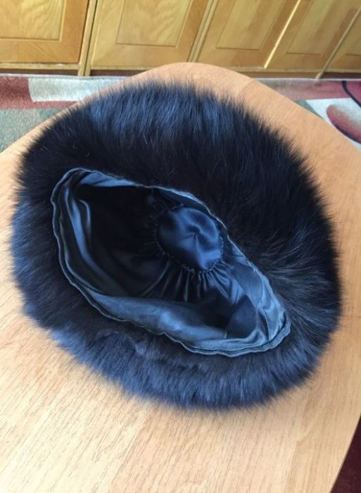 продам женскую шапку из черного писца