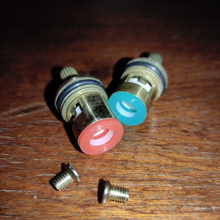 Кран Букса, 2 шт в комплекті + гвинтики