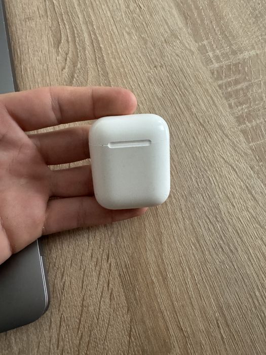 AirPods 2 Apple