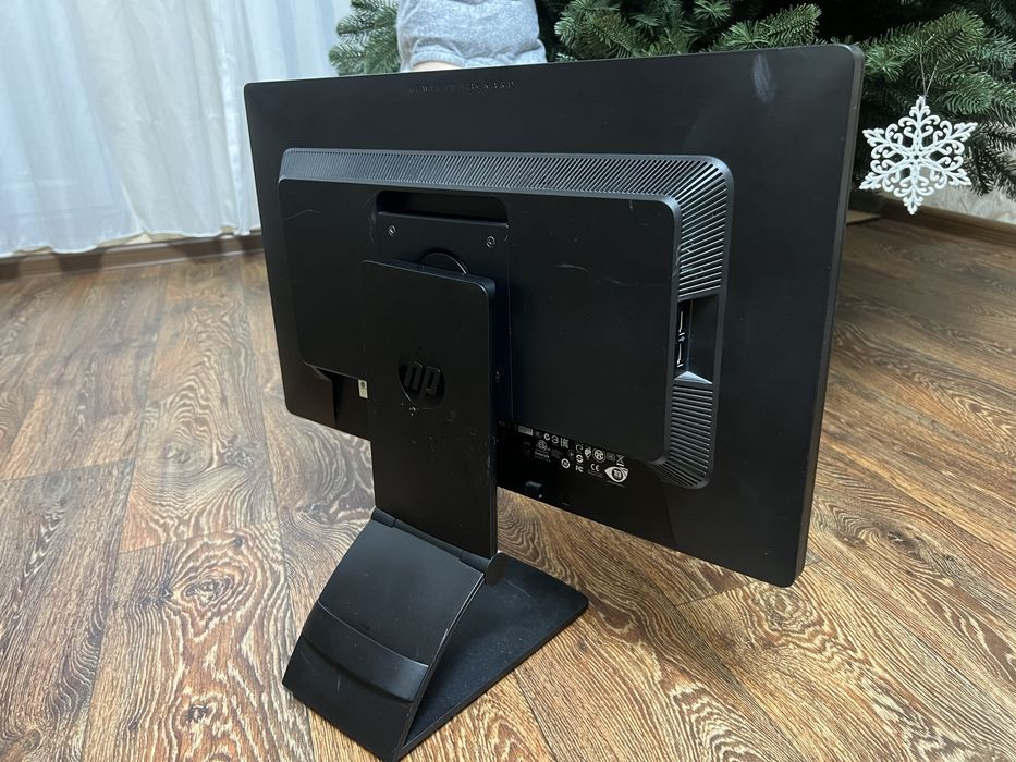 Монітор Hp E231 повністю робочий!