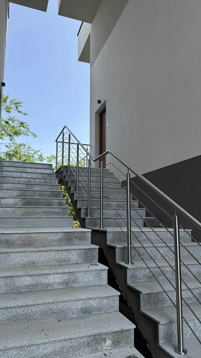Balustrady nierdzewne podjazdy dla osób niepełnosprawnych