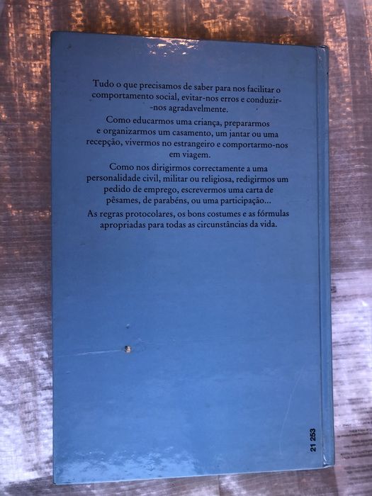 Livro Manual de Etiqueta