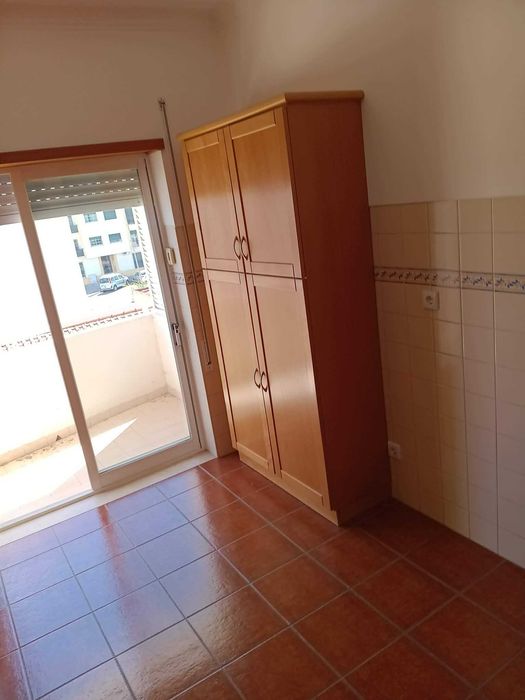 Quartos para alugar no entrocamento