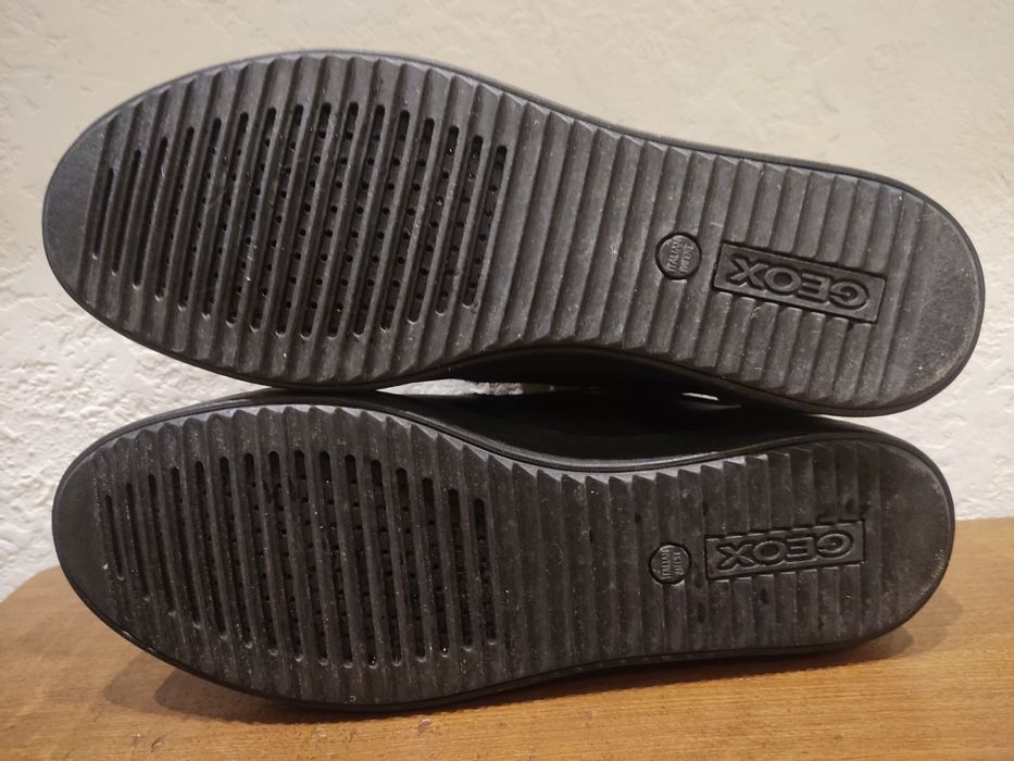 Жіночі шкіряні кросівки Geox 38 розмір