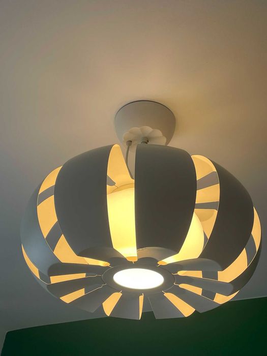 Lampa wisząca IKEA | Biała lampa sufitowa Kwiatek / Nowoczesna / Loft