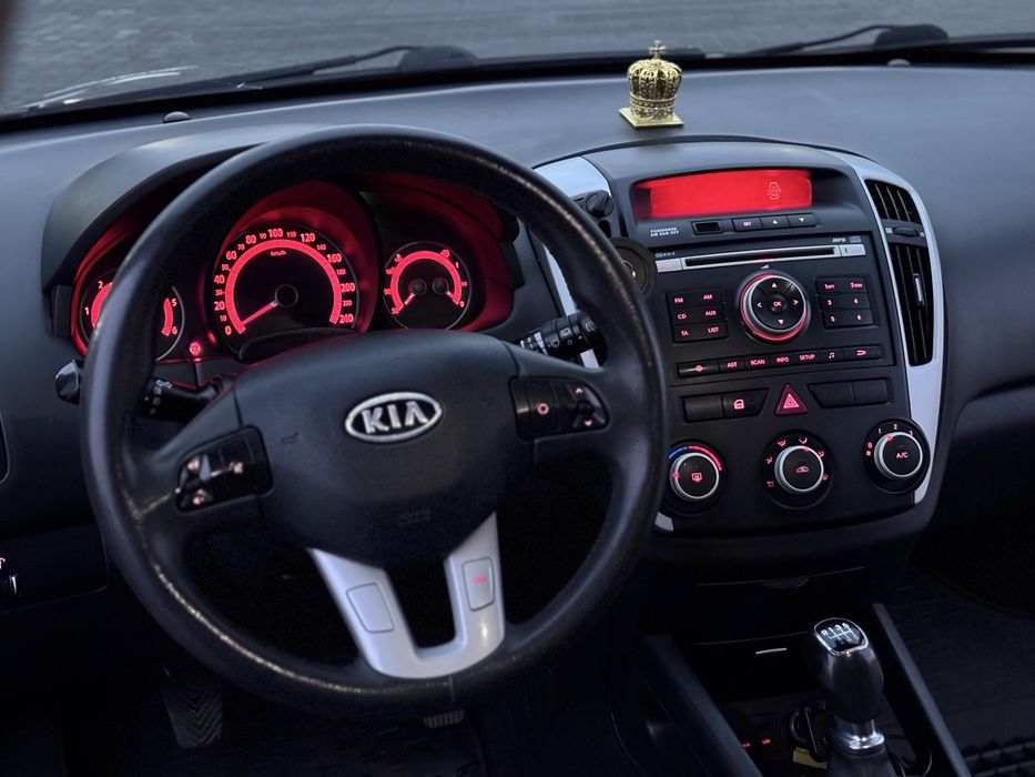 Kia Ceed 2011рік обмін на бус