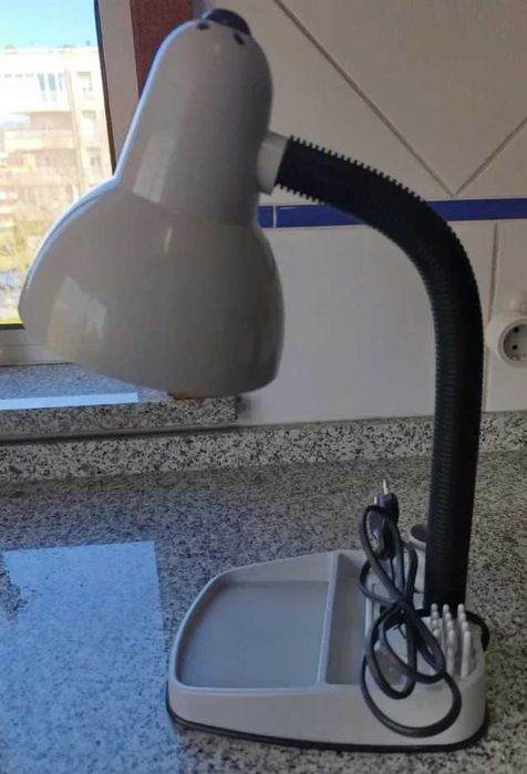 Candeeiro de mesa ajustável