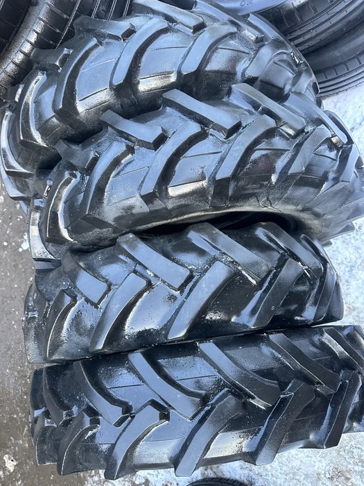 Шини 8.00 R20 Pireli Італія , резина тракторна ялинка