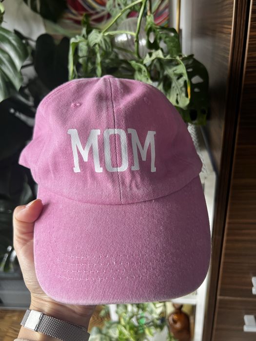 Czapka z daszkiem różowa z napisem mom mama z bawełny