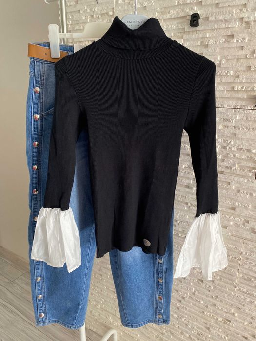 Cocomore j nowy prążek golf z poszerzanymi rękawami biało czarny