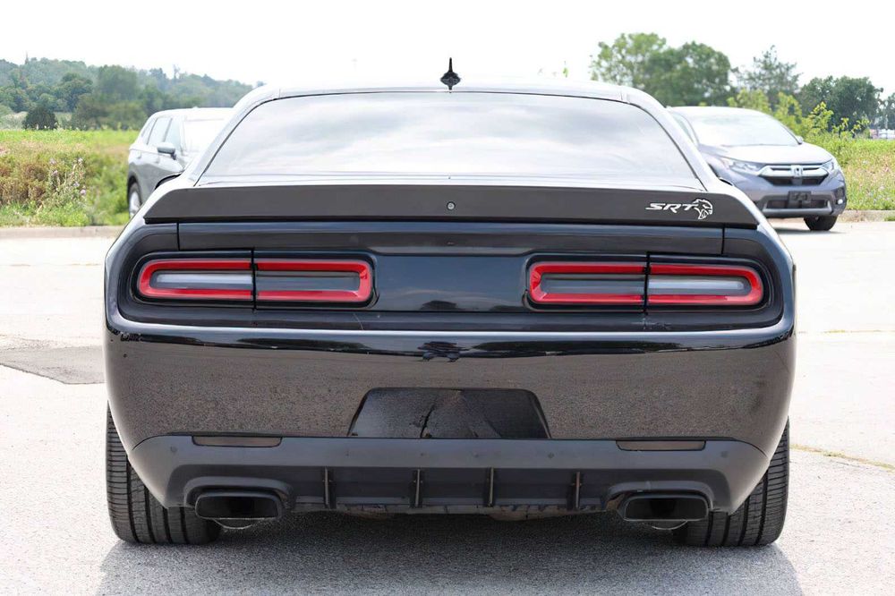 Dodge Challenger SRT Hellcat      2017