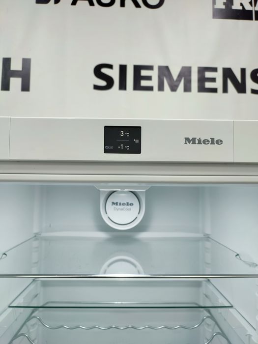 Високий двокамерний з холодильник Miele KFN 29032 D ws A+++