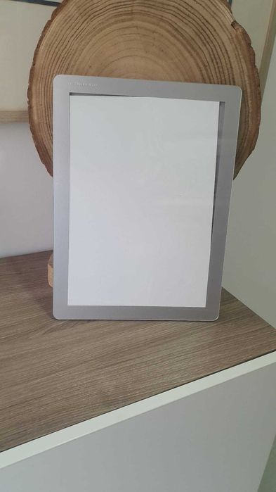 Vendo 14 molduras em led A4 e 3 molduras A3