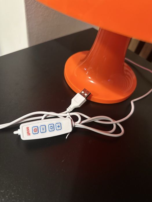 Mała lampa stołowa led grzybek różne kolory