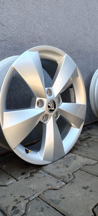 17 5x112 SKODA oryginalne jak Nowe