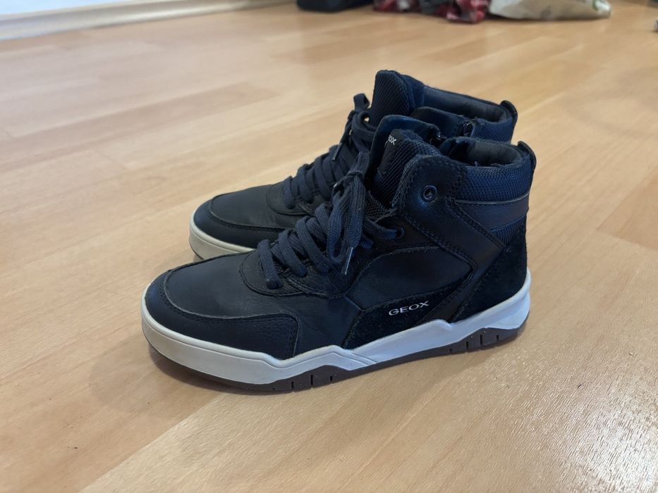 Боти  Geox на підлітка 36 розмір