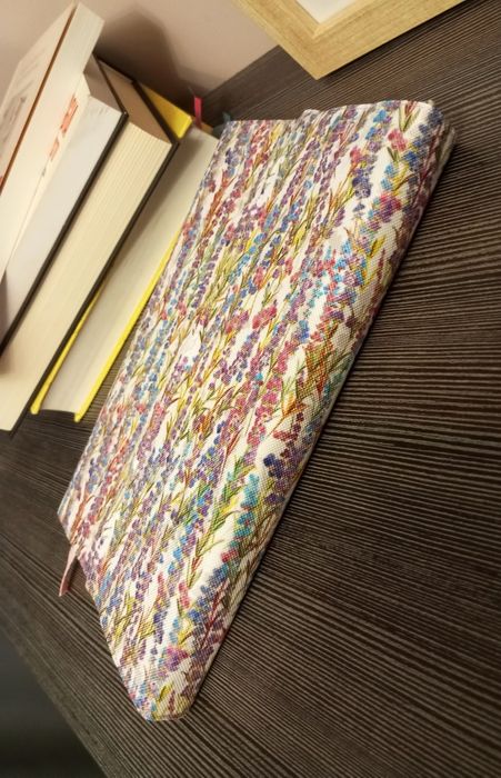 Otulacz na książki. Etui. Okładka.